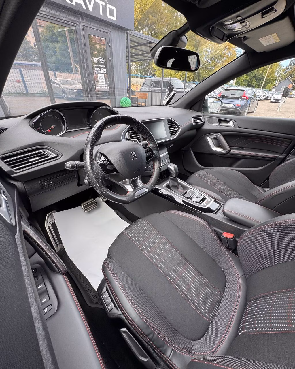 Peugeot 308 фото 9