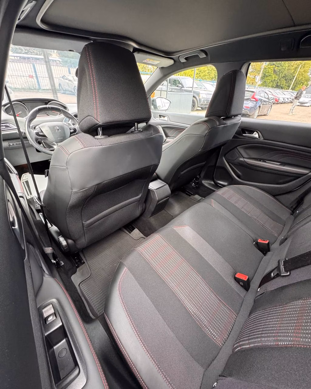 Peugeot 308 фото 13