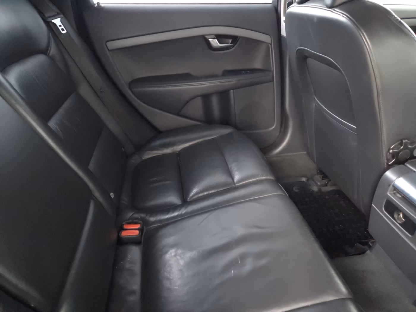 Volvo V70 фото 16