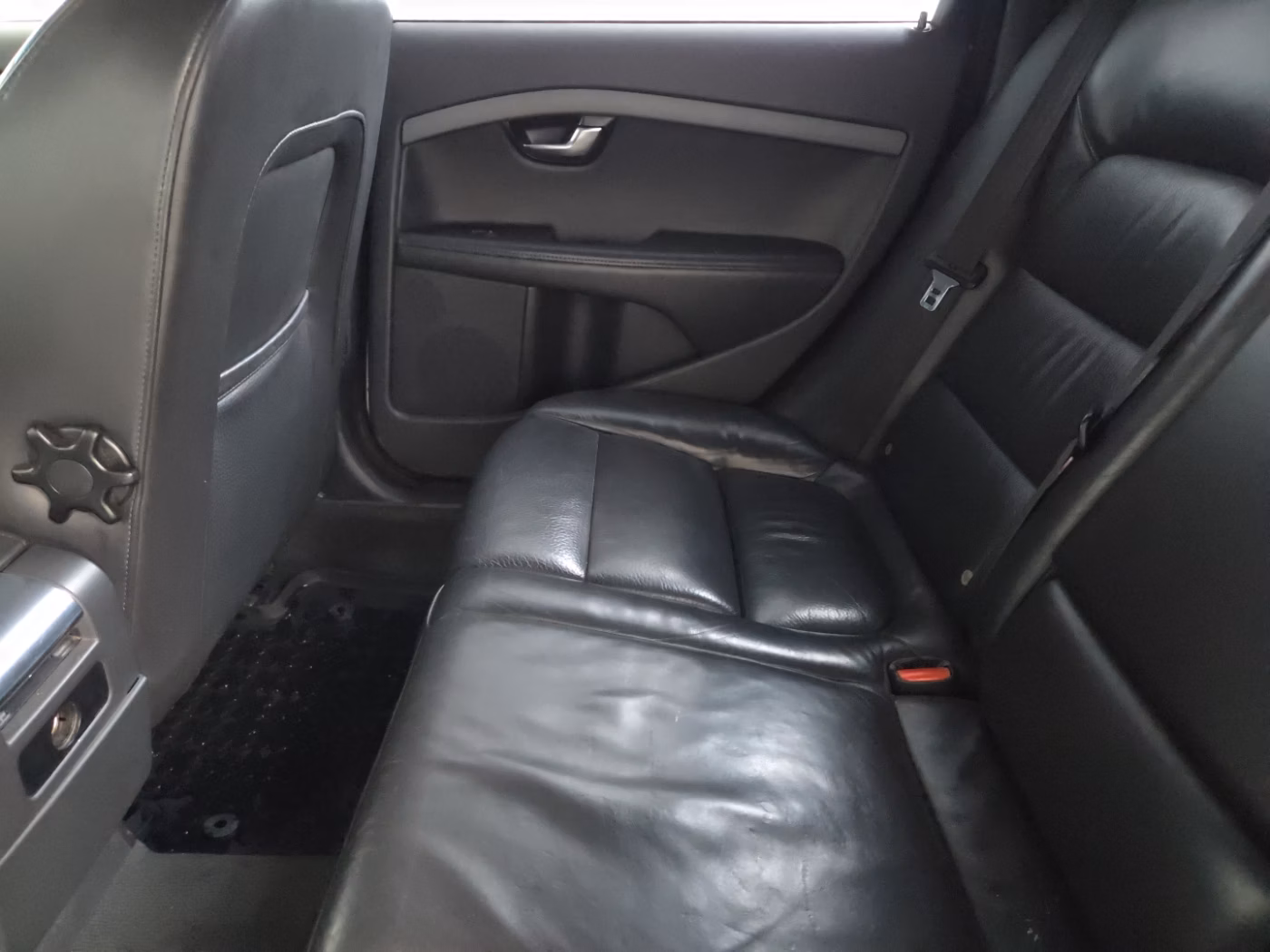 Volvo V70 фото 15