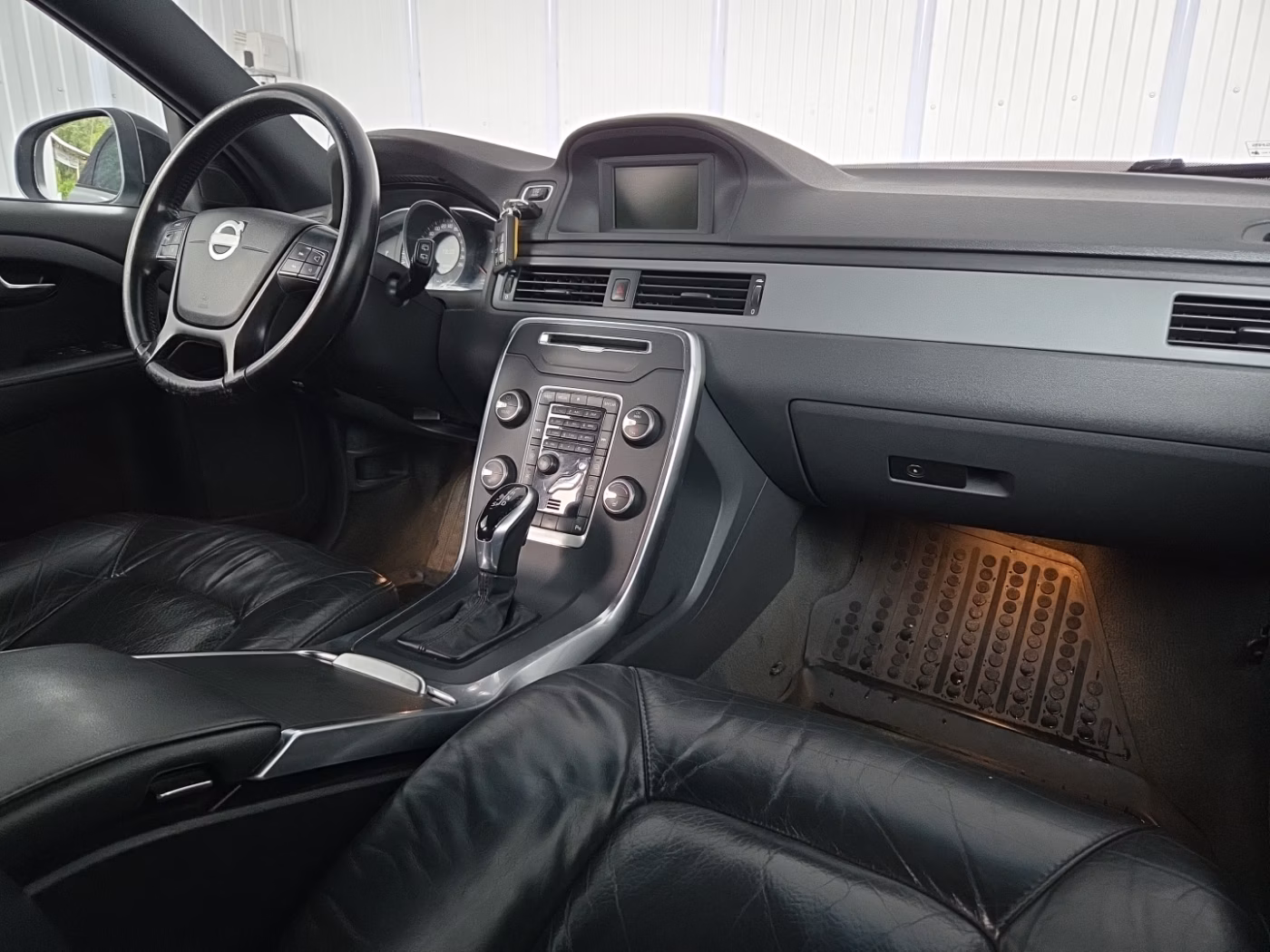 Volvo V70 фото 14