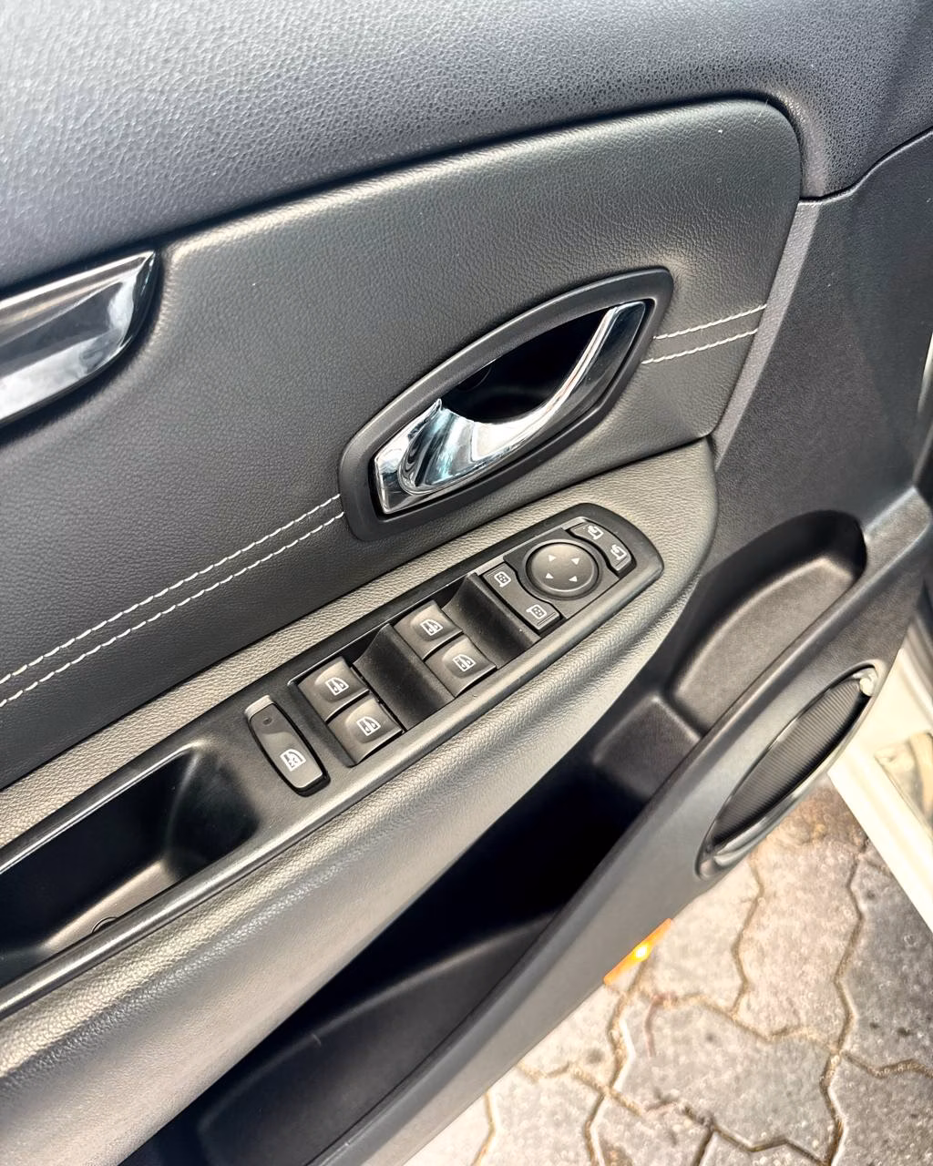 Renault Grand Scenic фото 9