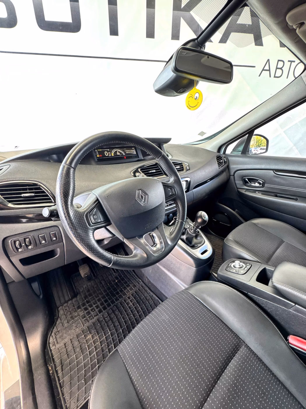 Renault Grand Scenic фото 11