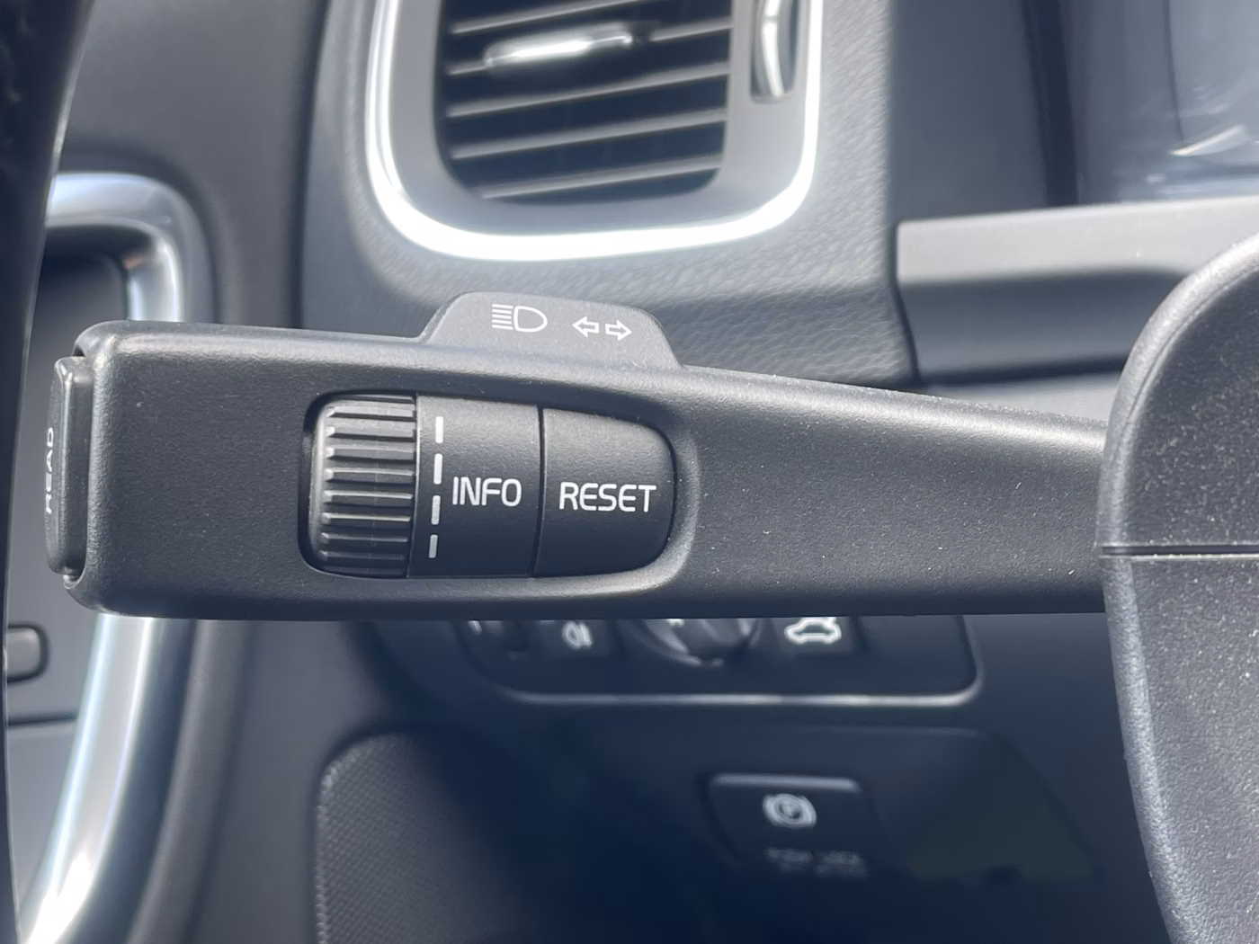Volvo V60 фото 20