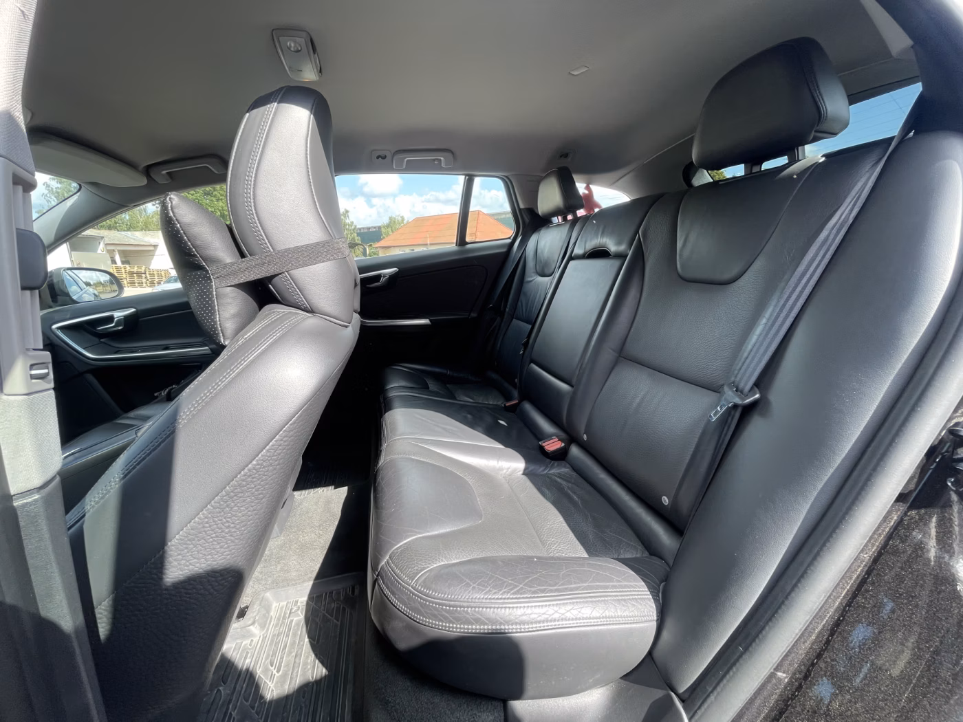 Volvo V60 фото 10