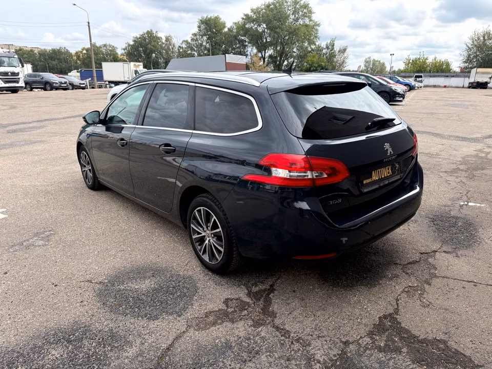 Peugeot 308 фото 6