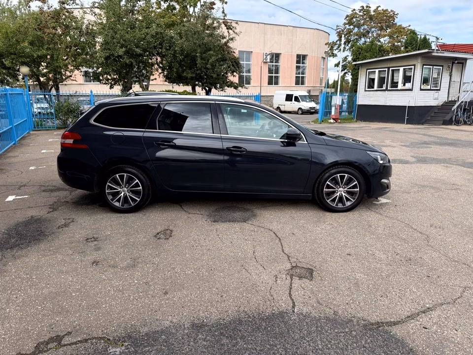 Peugeot 308 фото 5