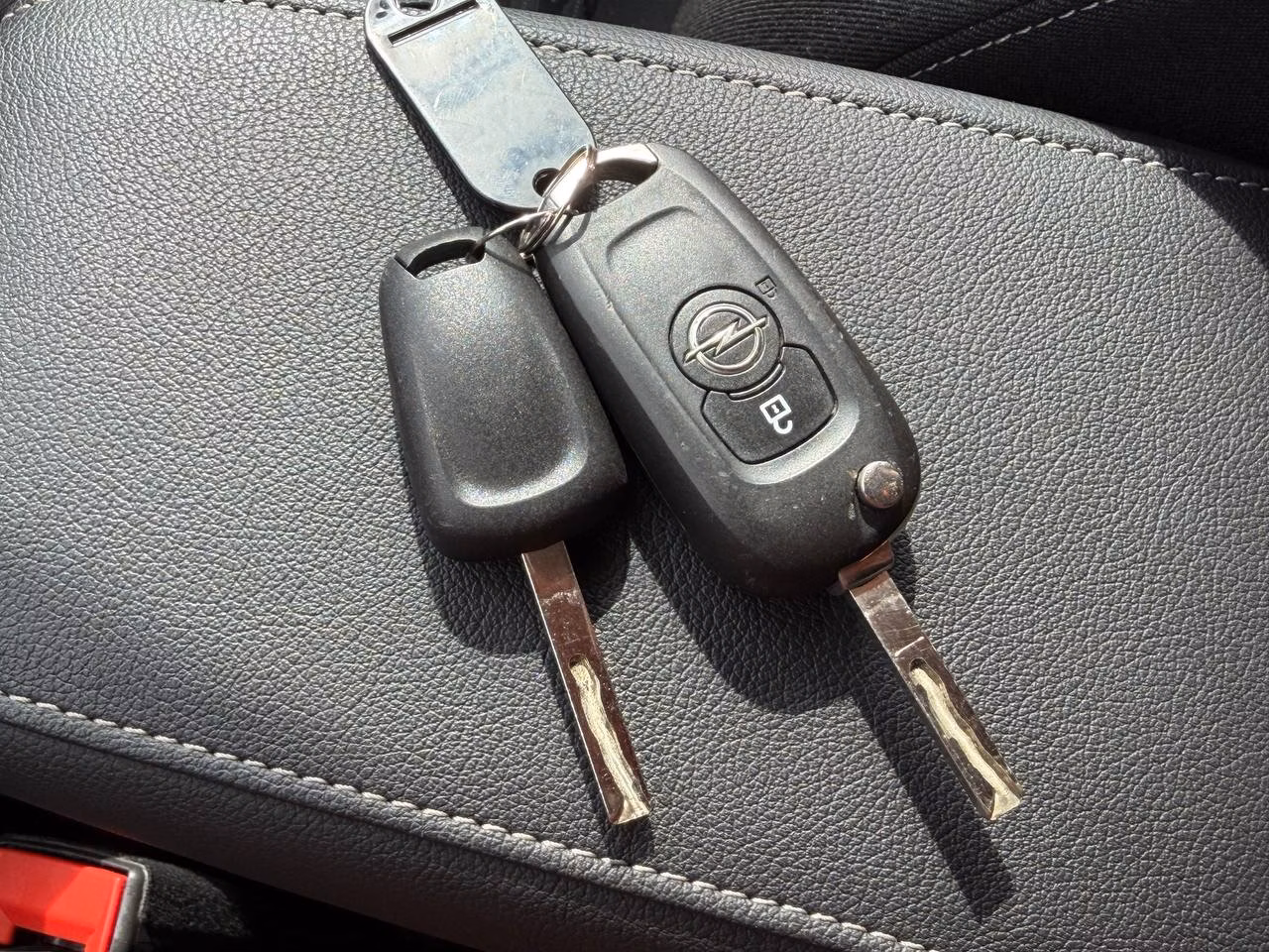 Opel Astra фото 18