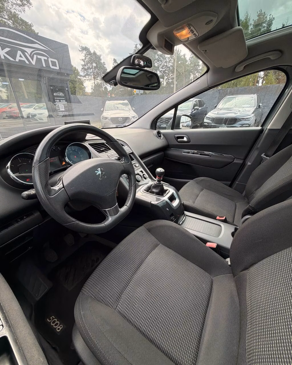 Peugeot 5008 фото 8
