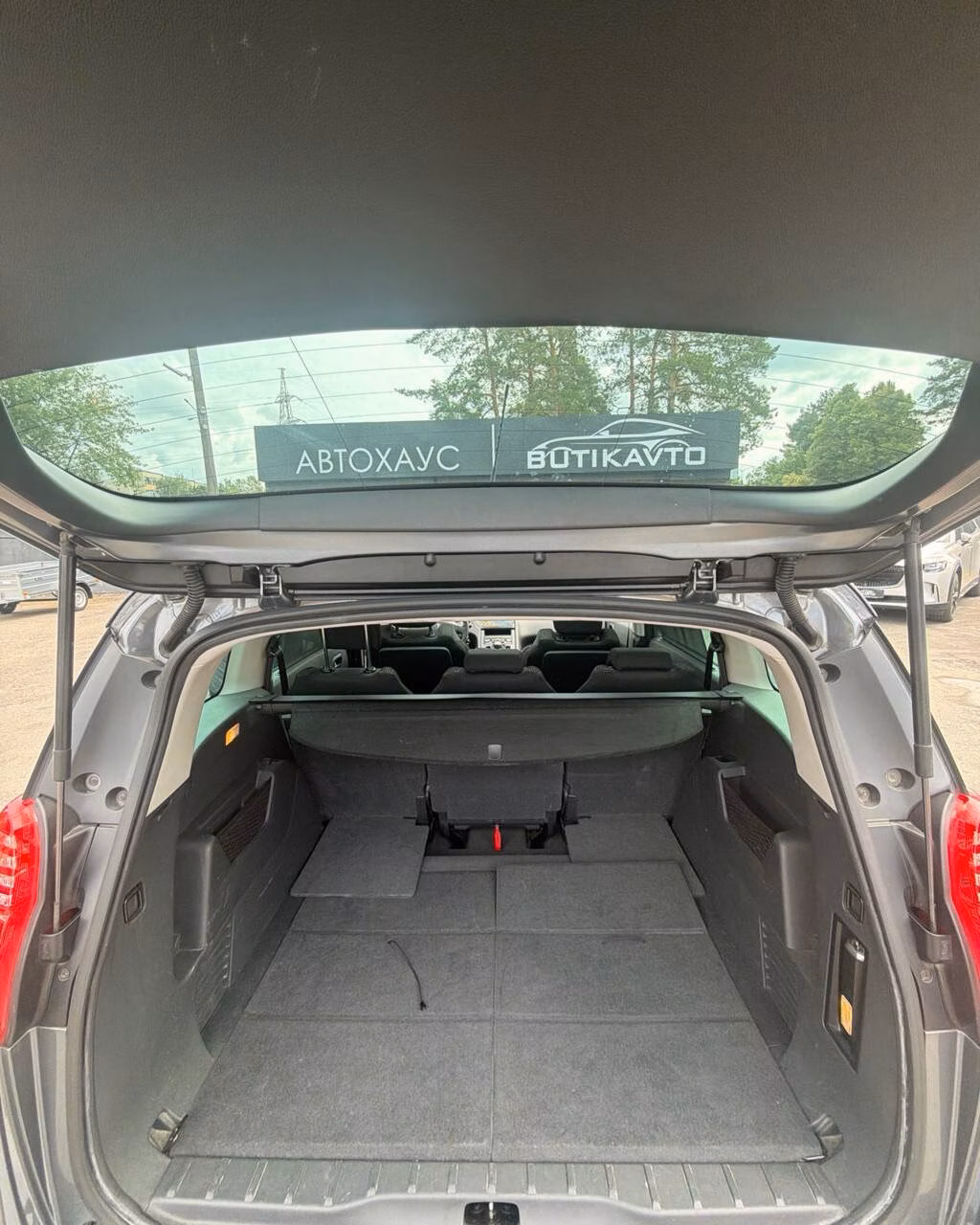 Peugeot 5008 фото 10