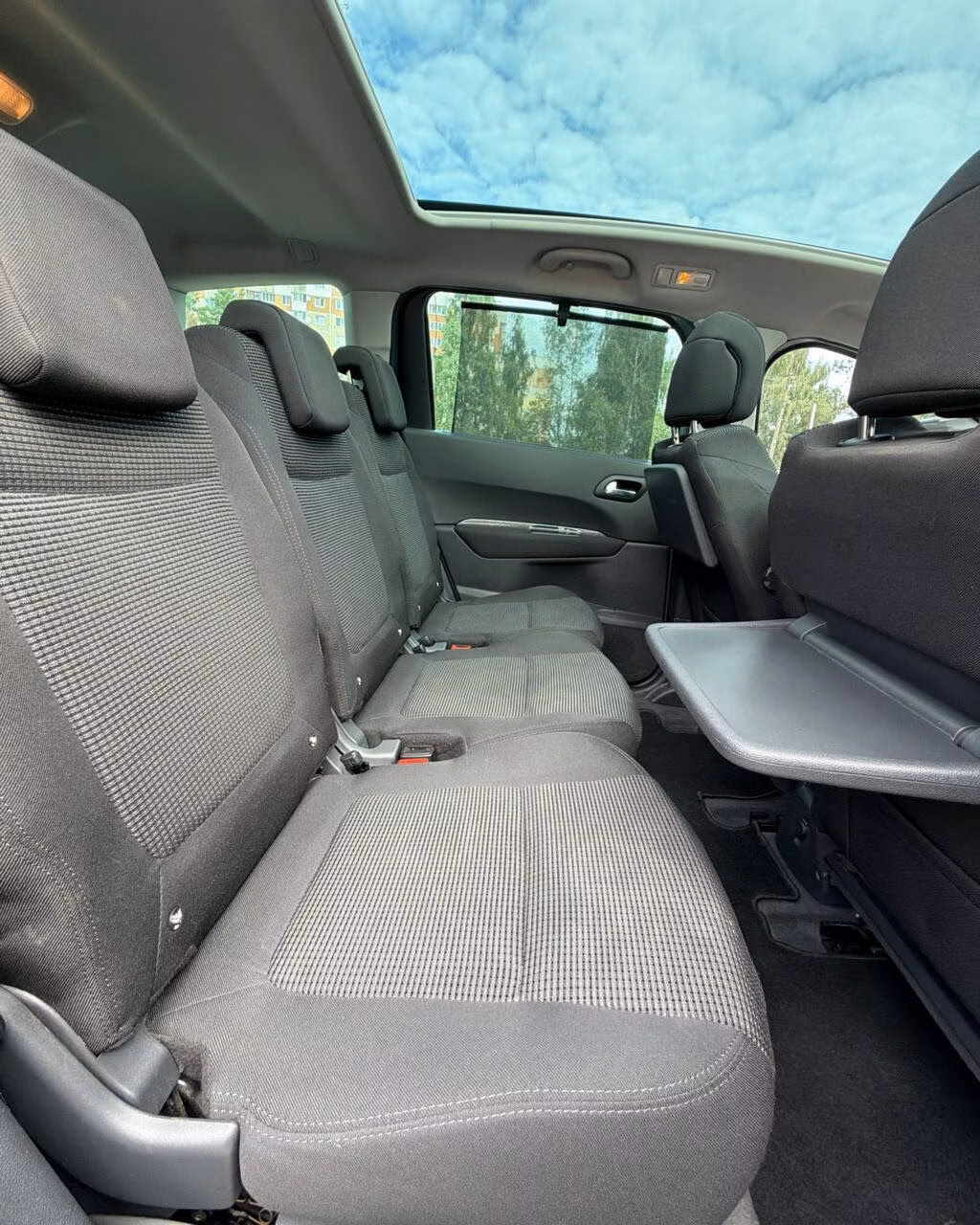 Peugeot 5008 фото 11