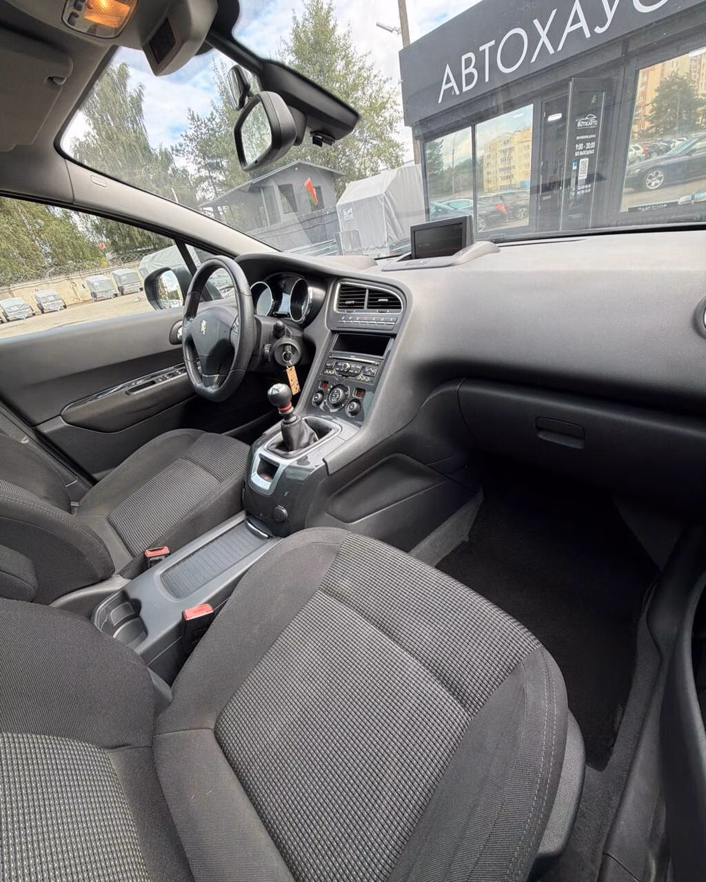 Peugeot 5008 фото 12