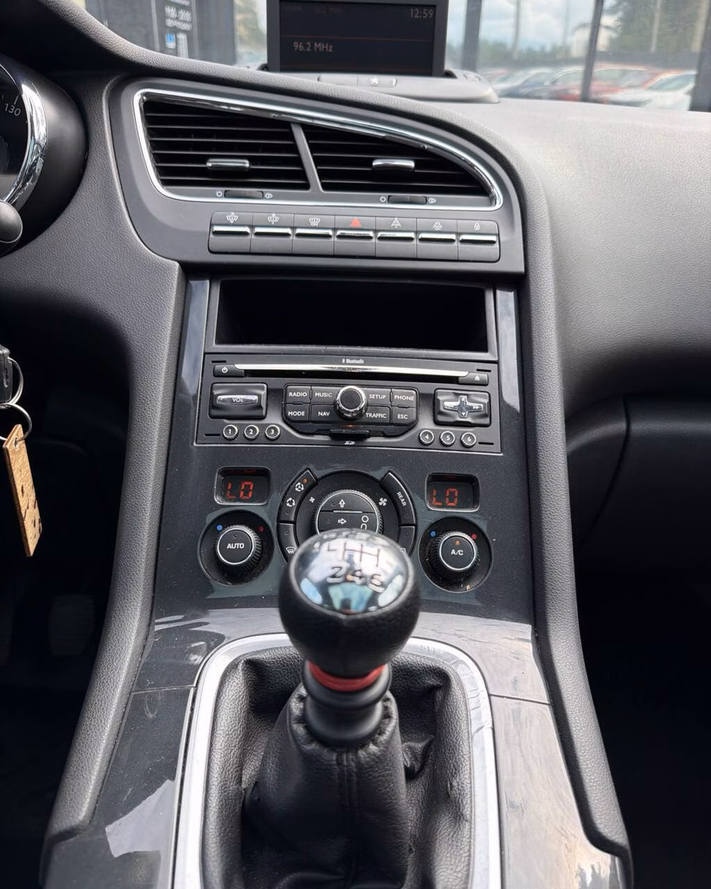 Peugeot 5008 фото 14
