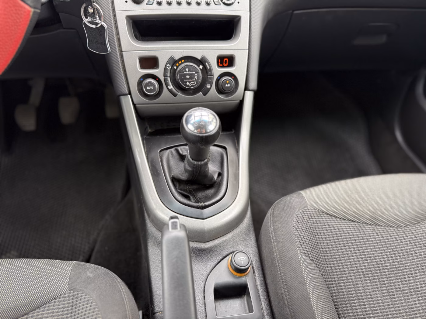 Peugeot 308 фото 11