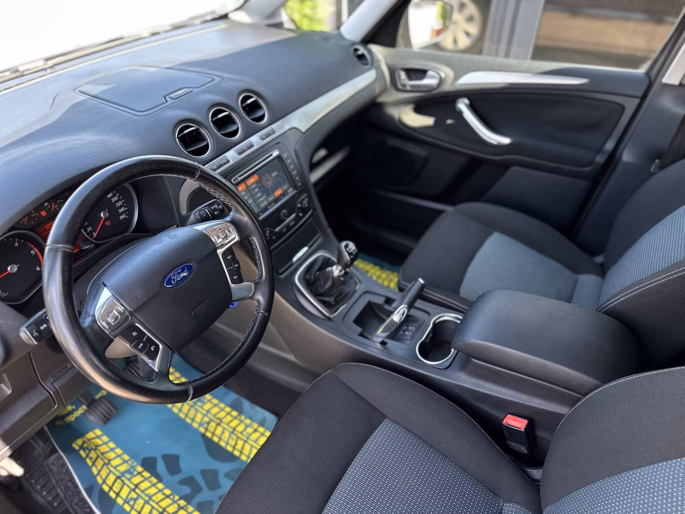Ford Galaxy фото 9