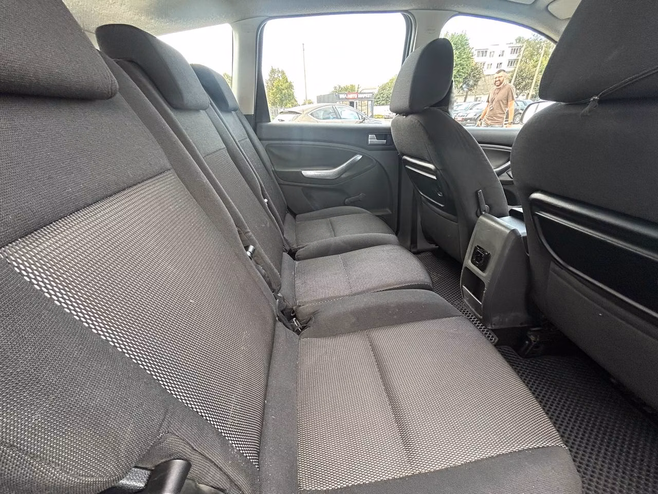 Ford C-MAX фото 9