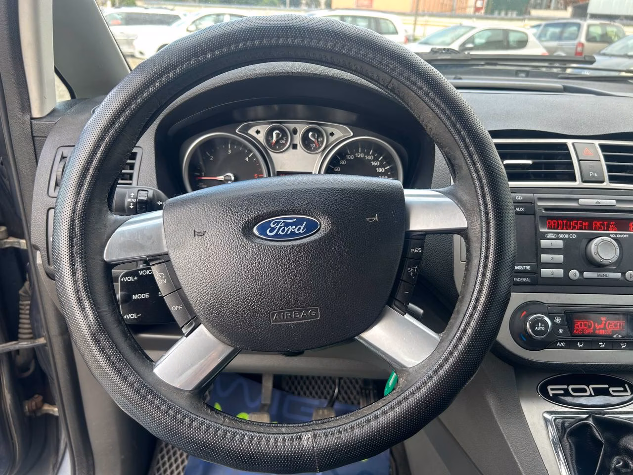 Ford C-MAX фото 10