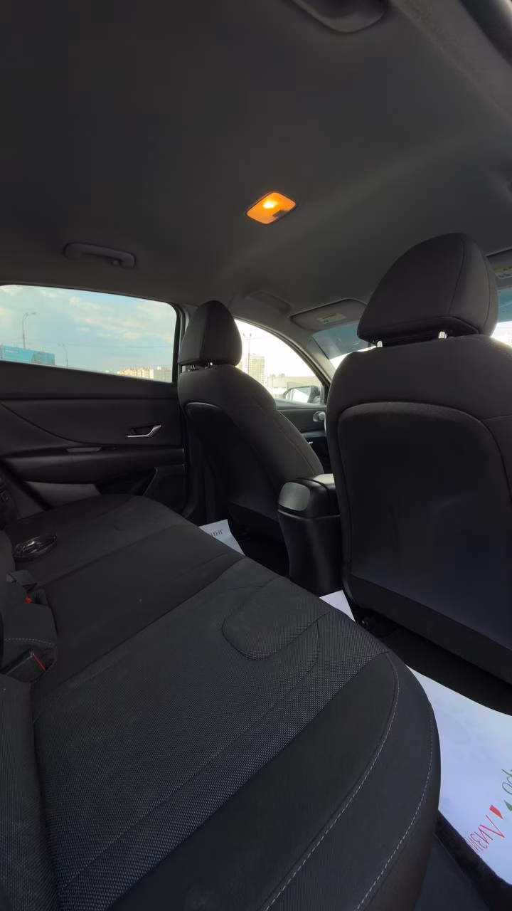 Hyundai Elantra фото 12