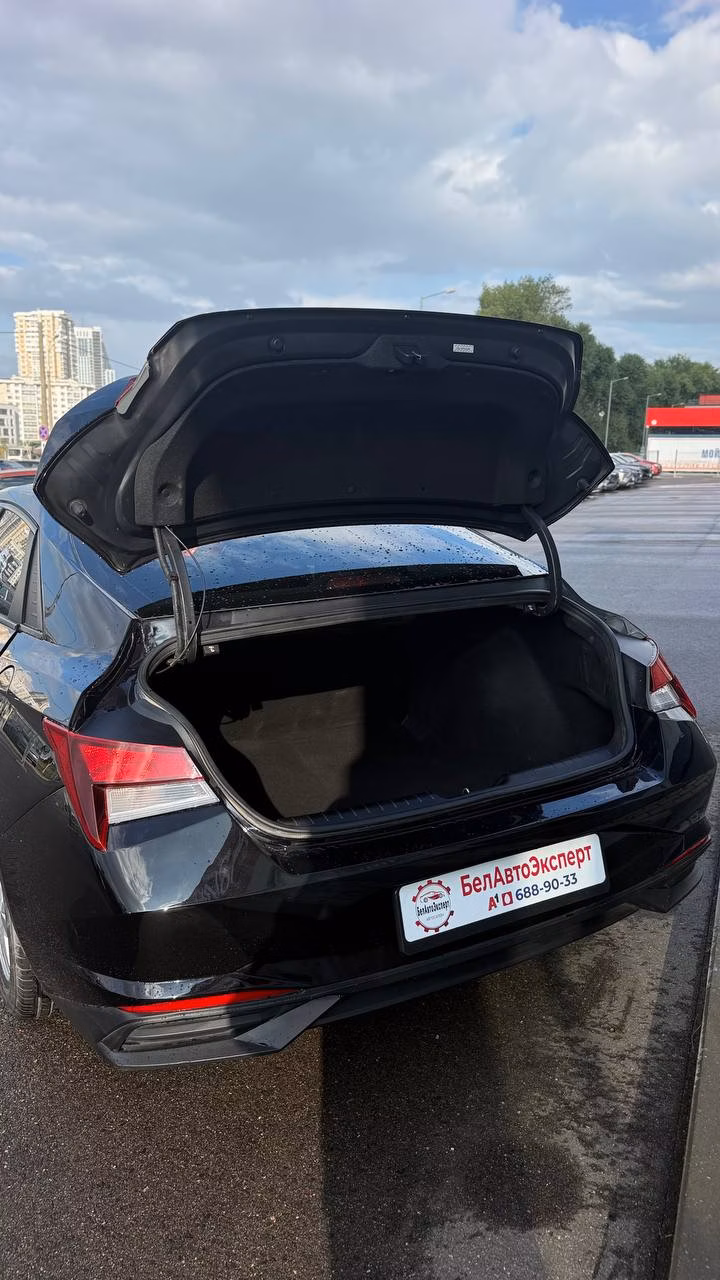 Hyundai Elantra фото 5