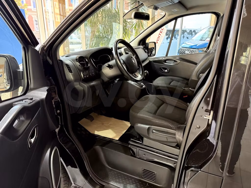 Renault Trafic фото 10