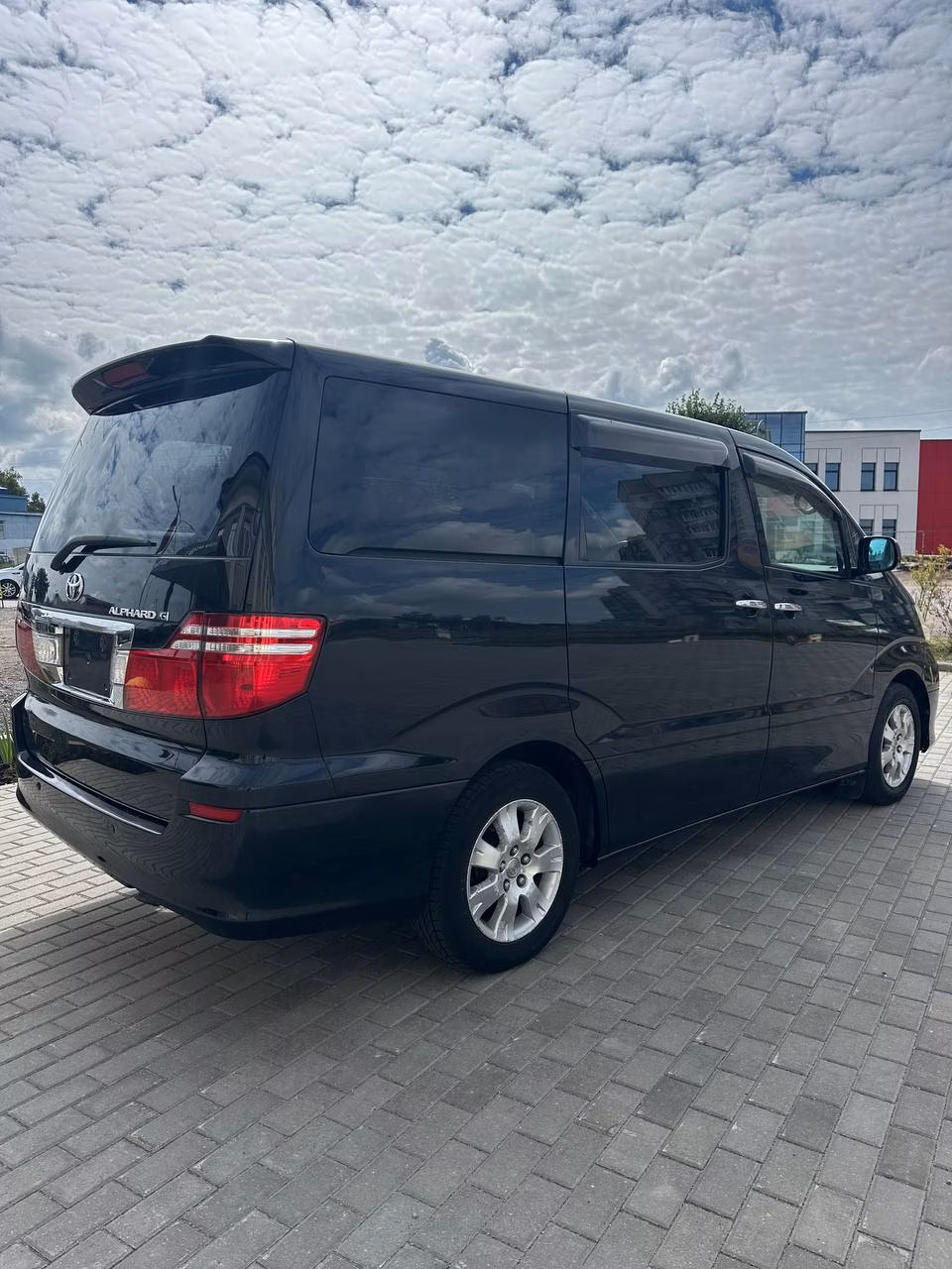 Toyota Alphard фото 6