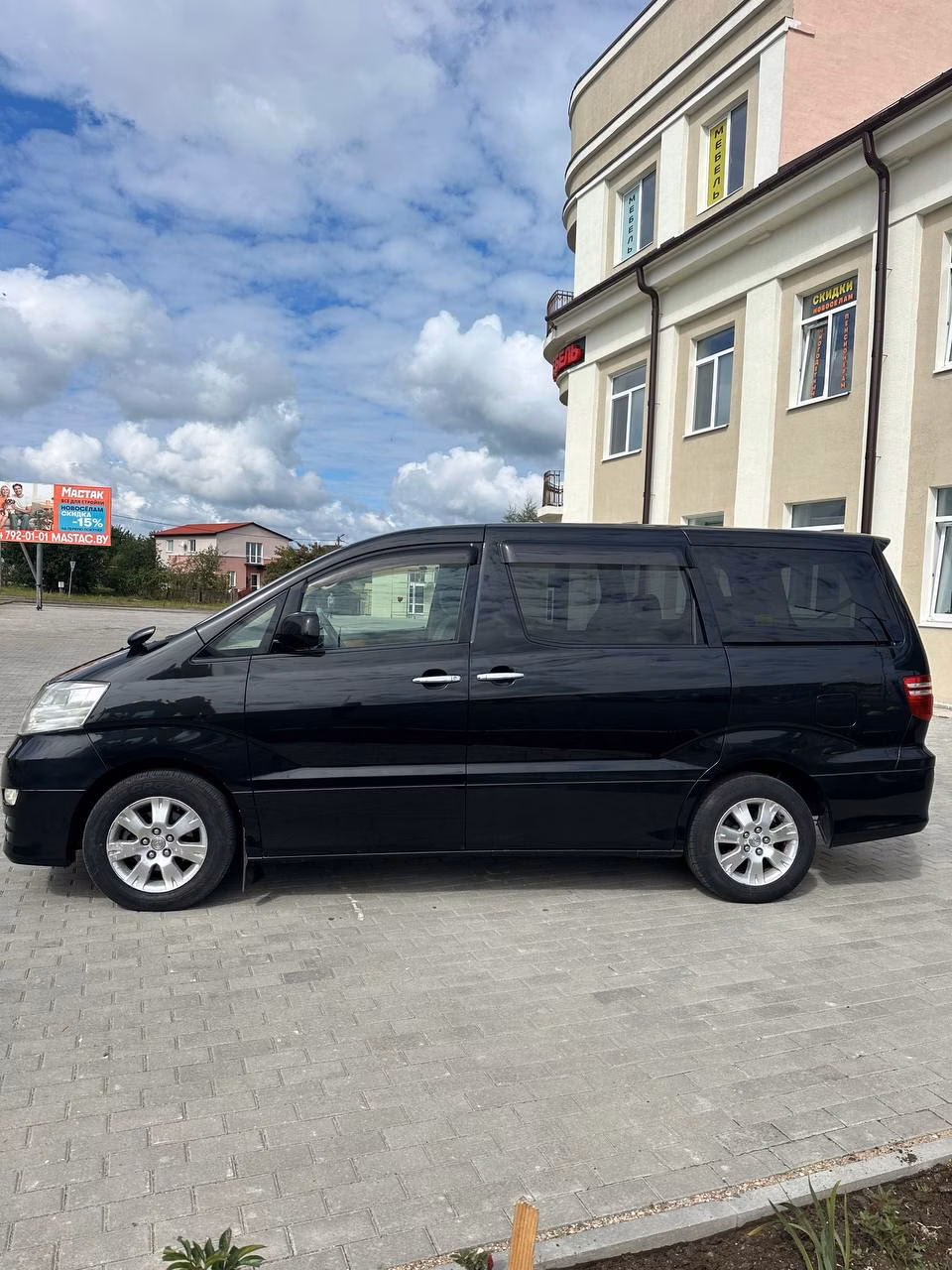Toyota Alphard фото 3