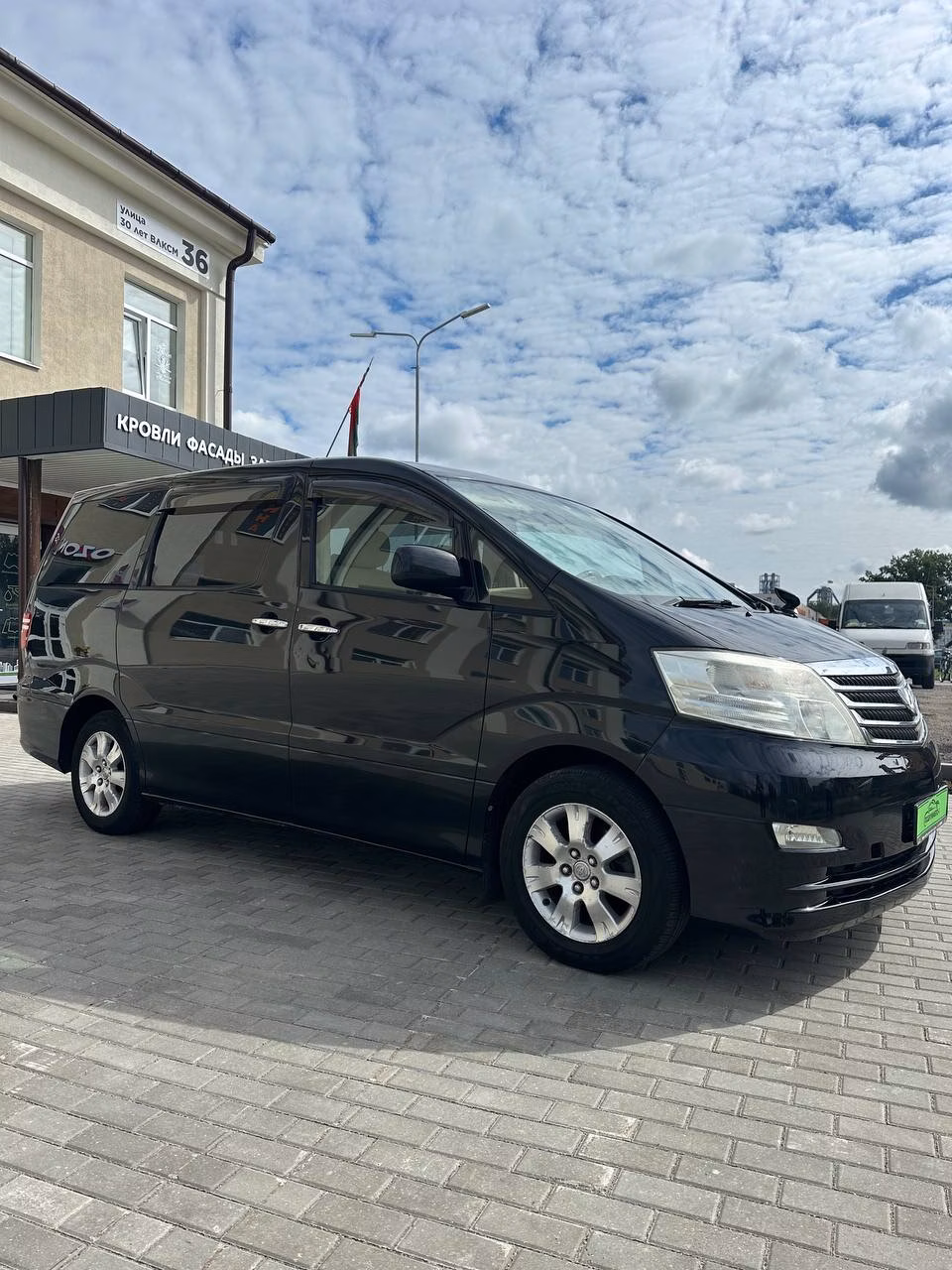 Toyota Alphard фото 7