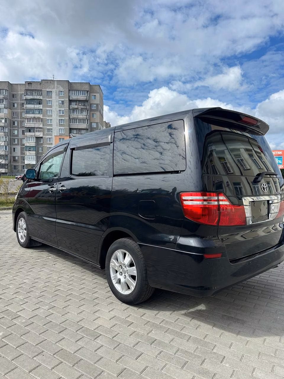Toyota Alphard фото 4