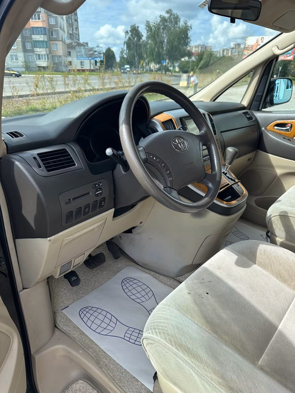 Toyota Alphard фото 12