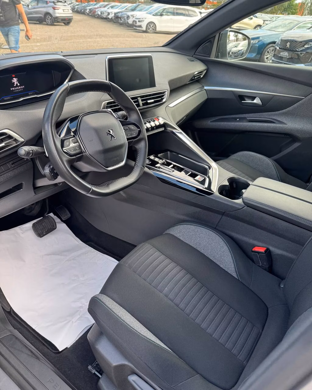 Peugeot 3008 фото 10