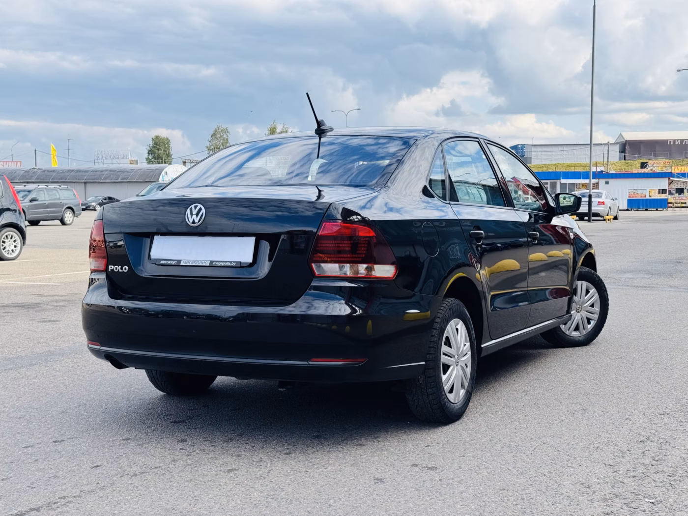 Volkswagen Polo Sedan фото 2