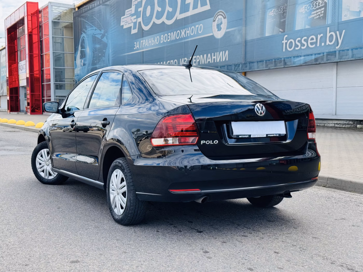 Volkswagen Polo Sedan фото 4