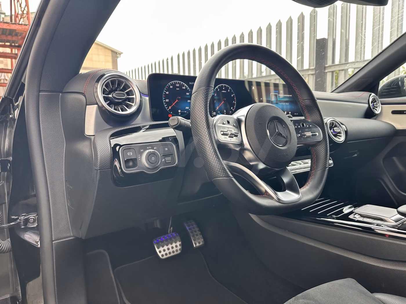 Mercedes-Benz CLA фото 10