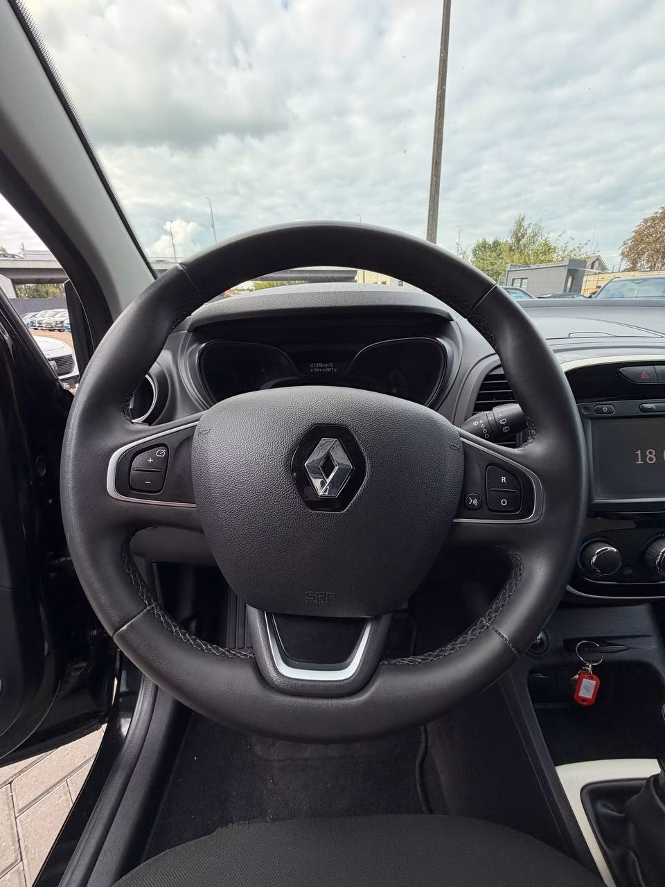 Renault Captur фото 14