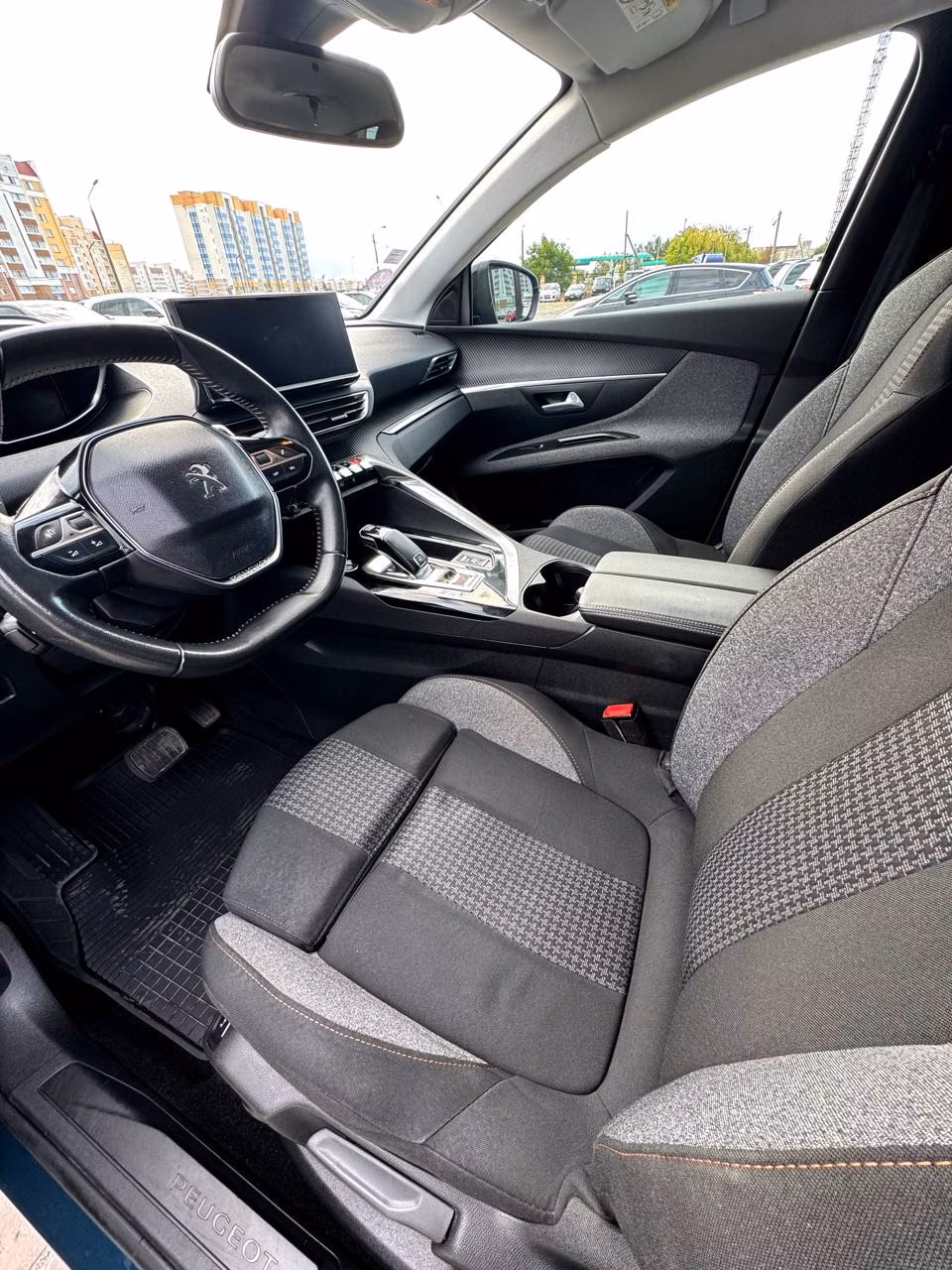 Peugeot 5008 фото 10