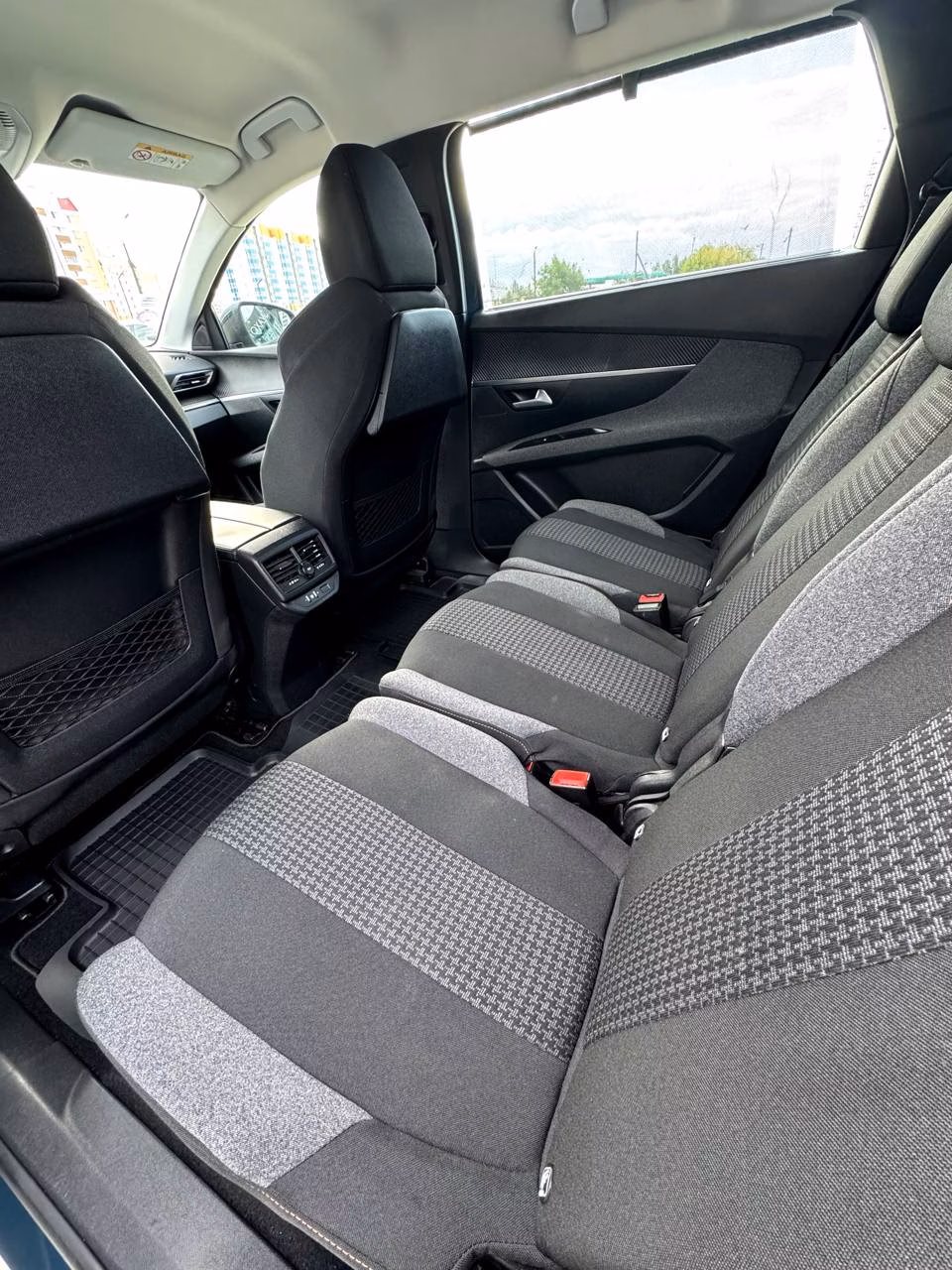 Peugeot 5008 фото 11