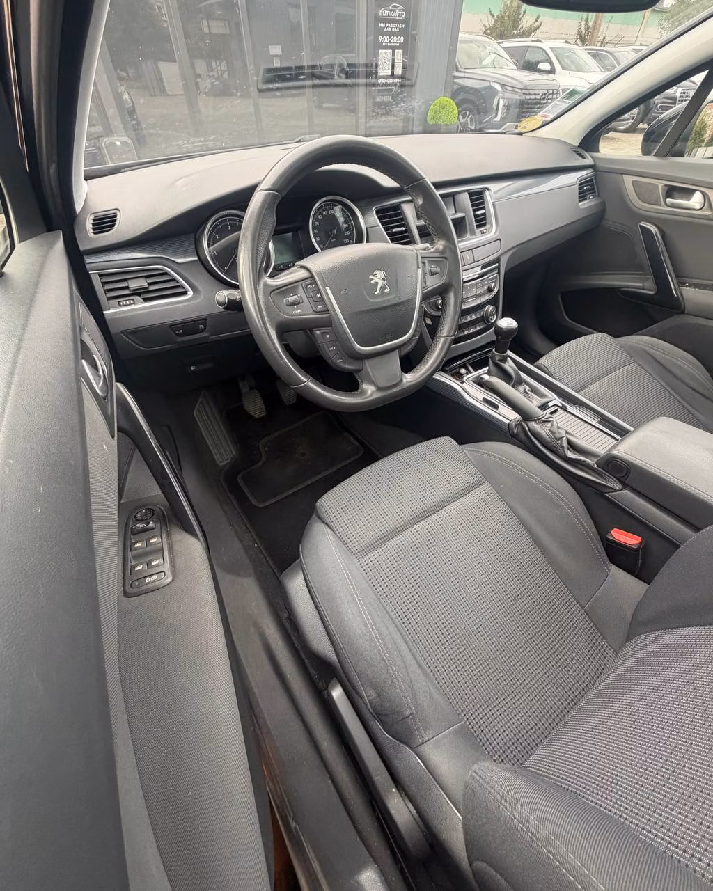 Peugeot 508 фото 9