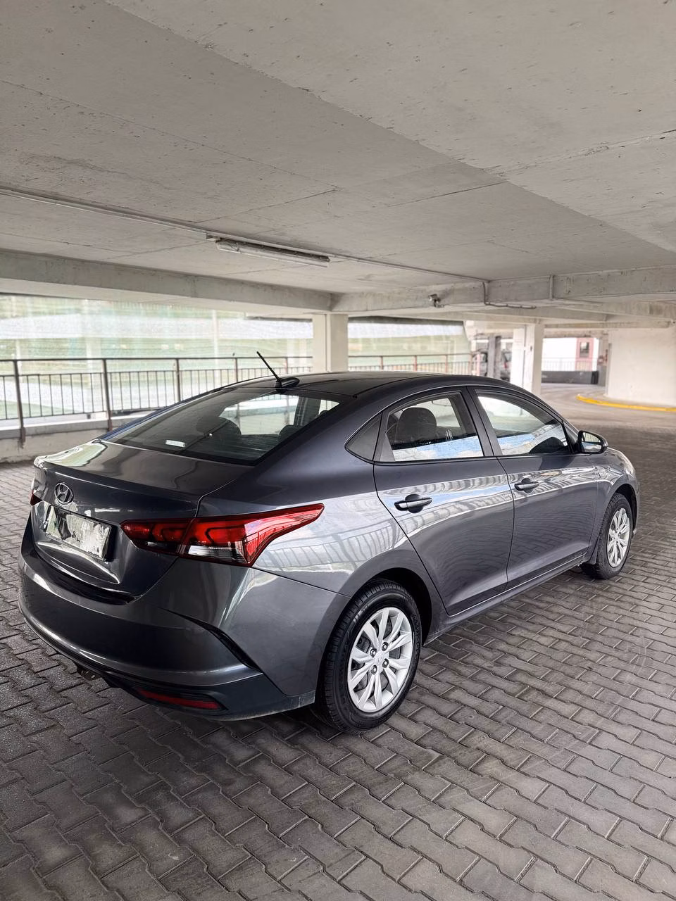 Hyundai Accent фото 7