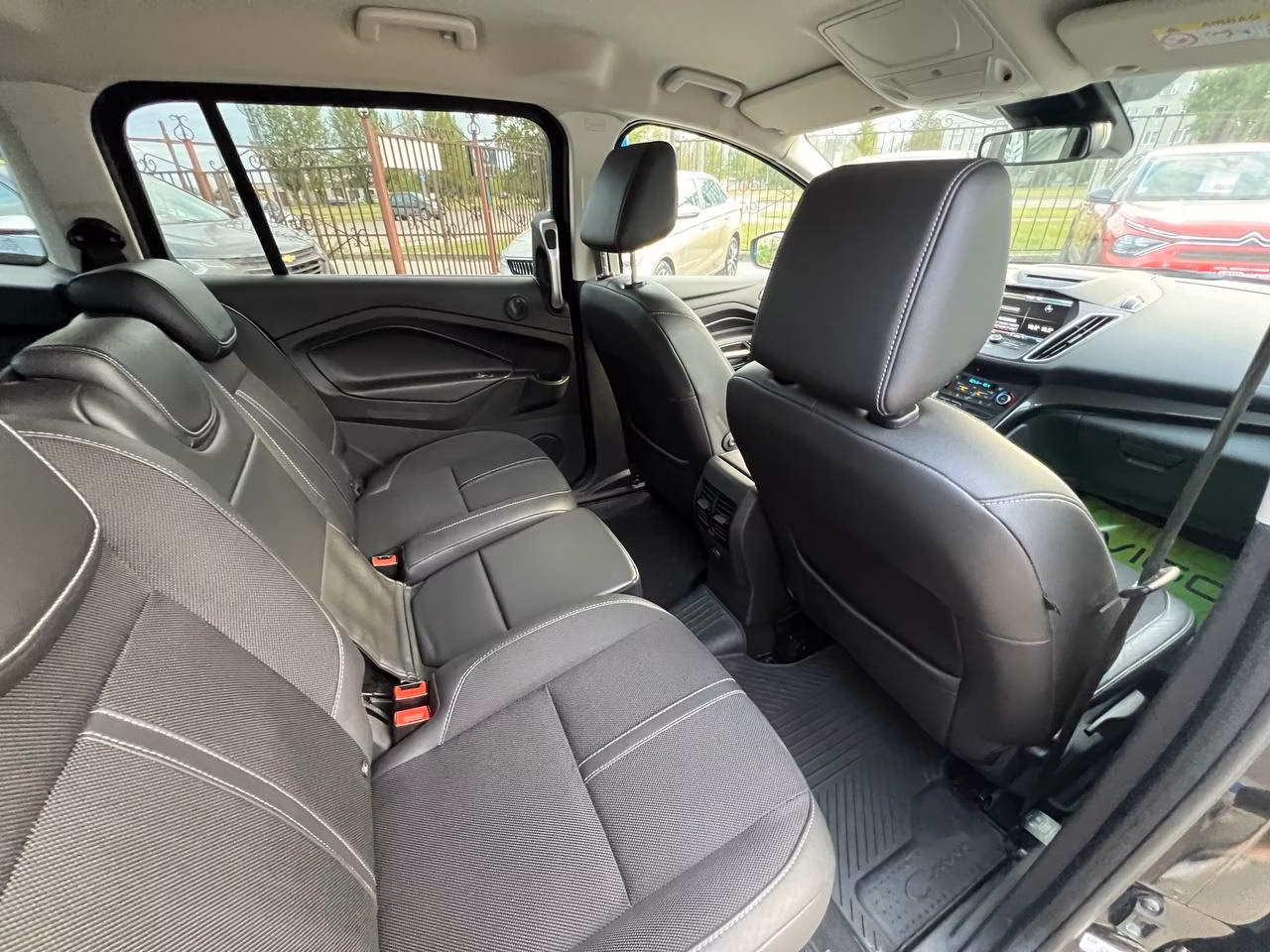 Ford Grand C-Max фото 17