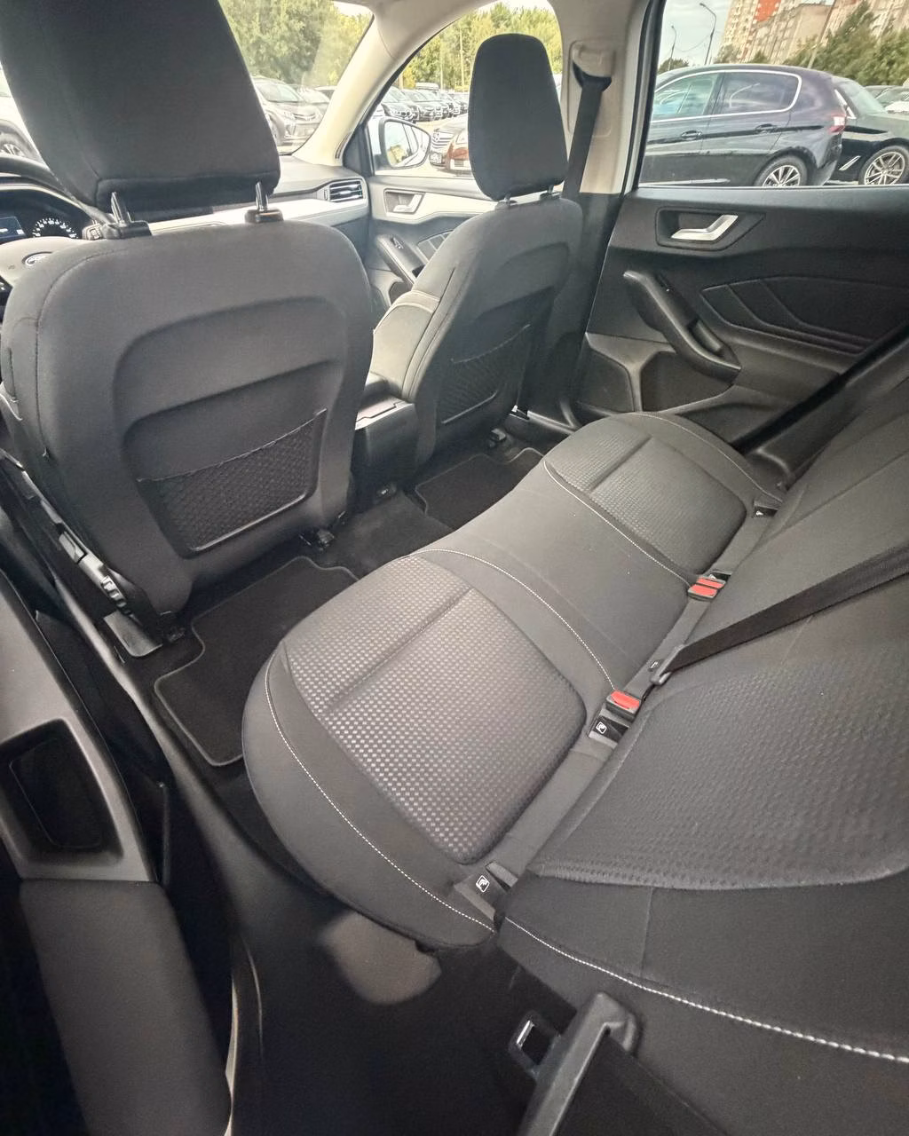 Ford Focus фото 11