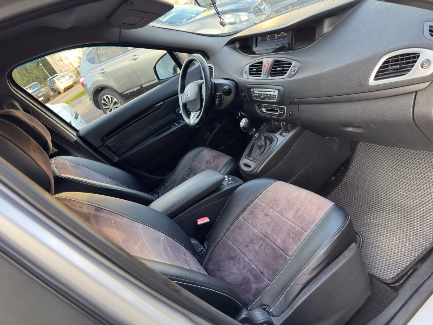 Renault Scenic фото 12