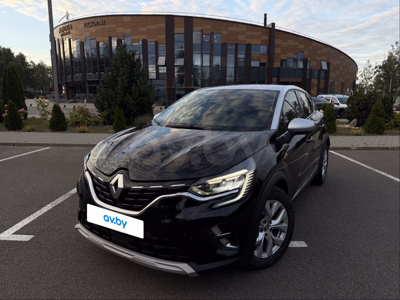 Renault Captur фото 2
