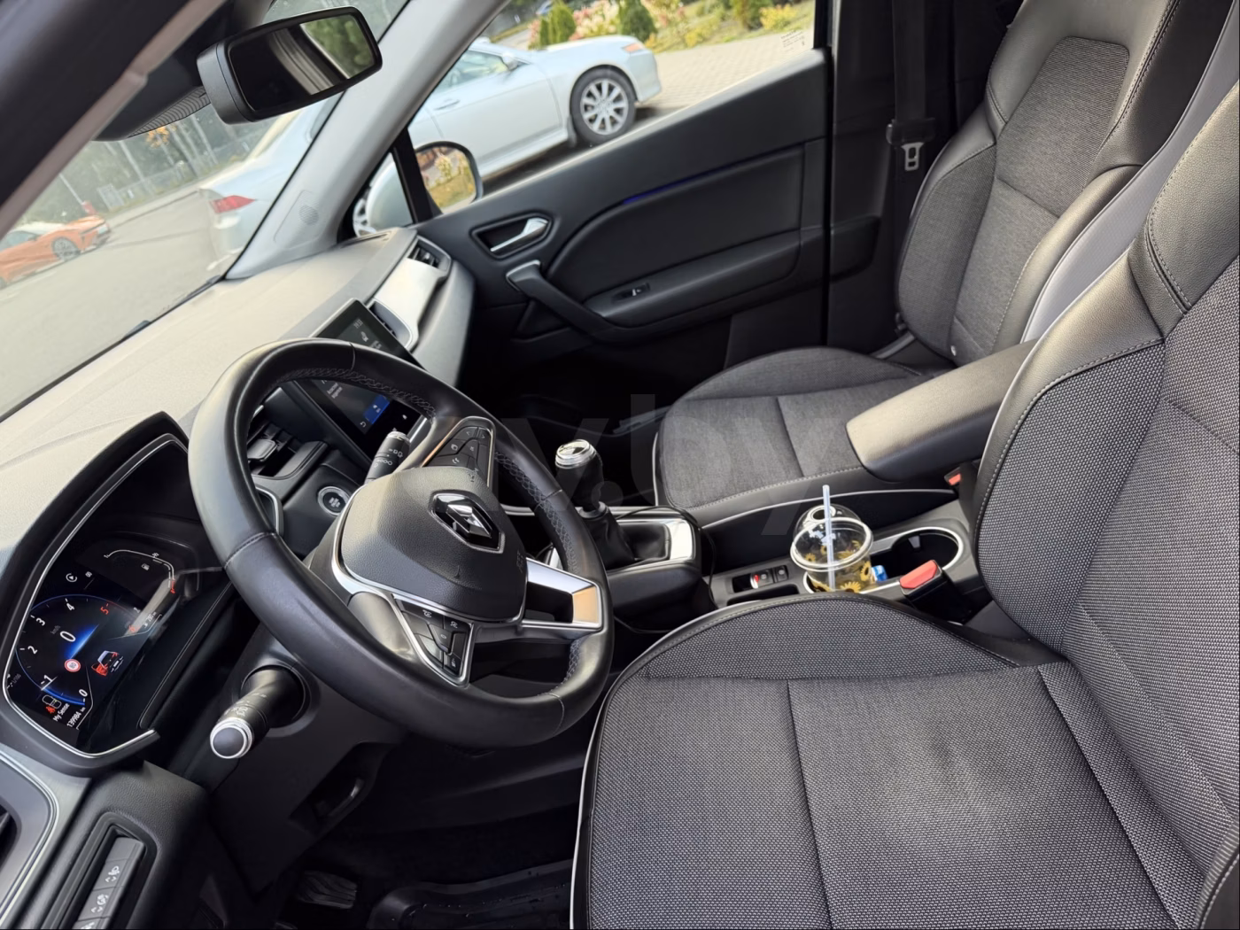 Renault Captur фото 4