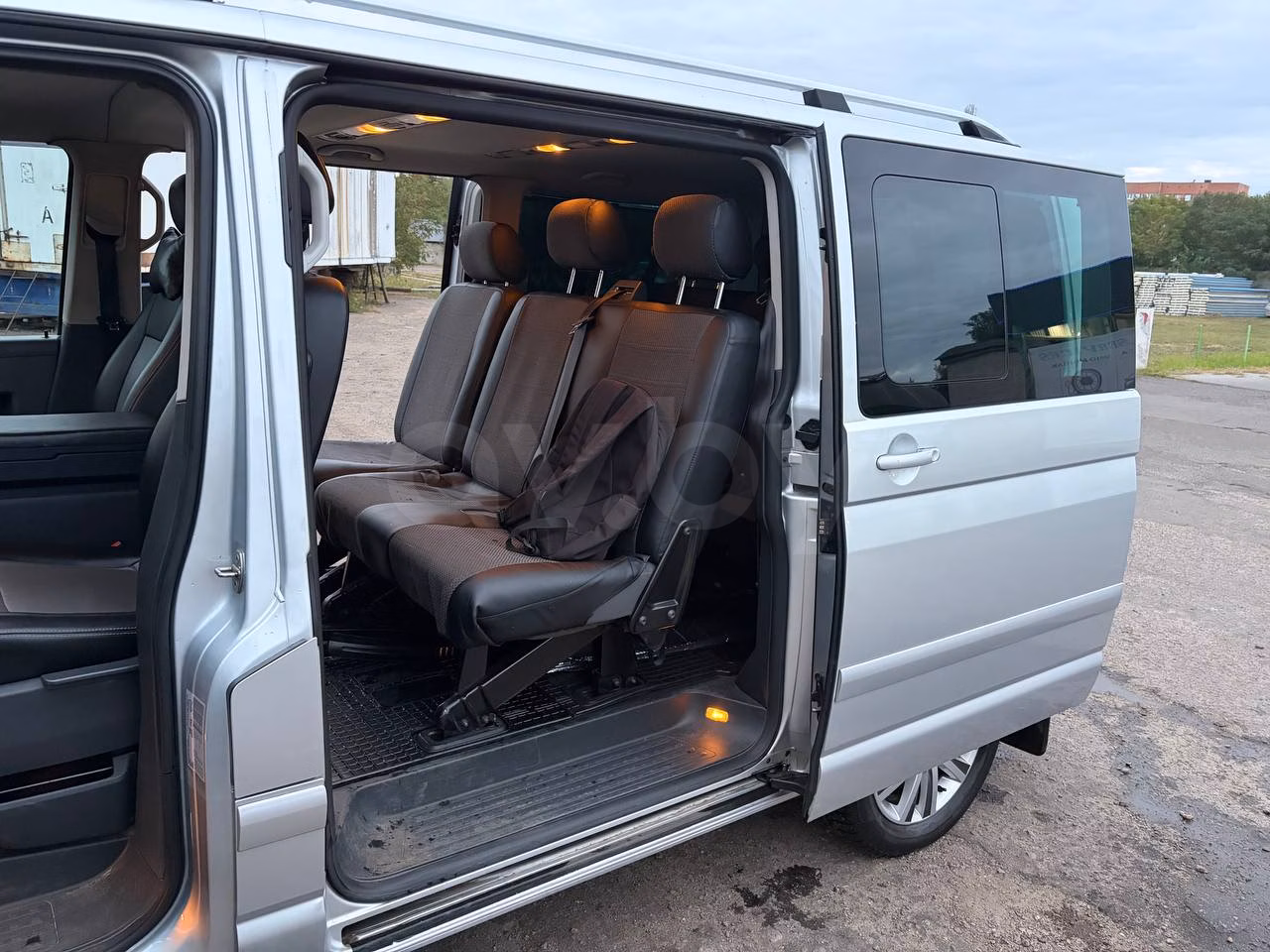 Volkswagen Caravelle фото 8