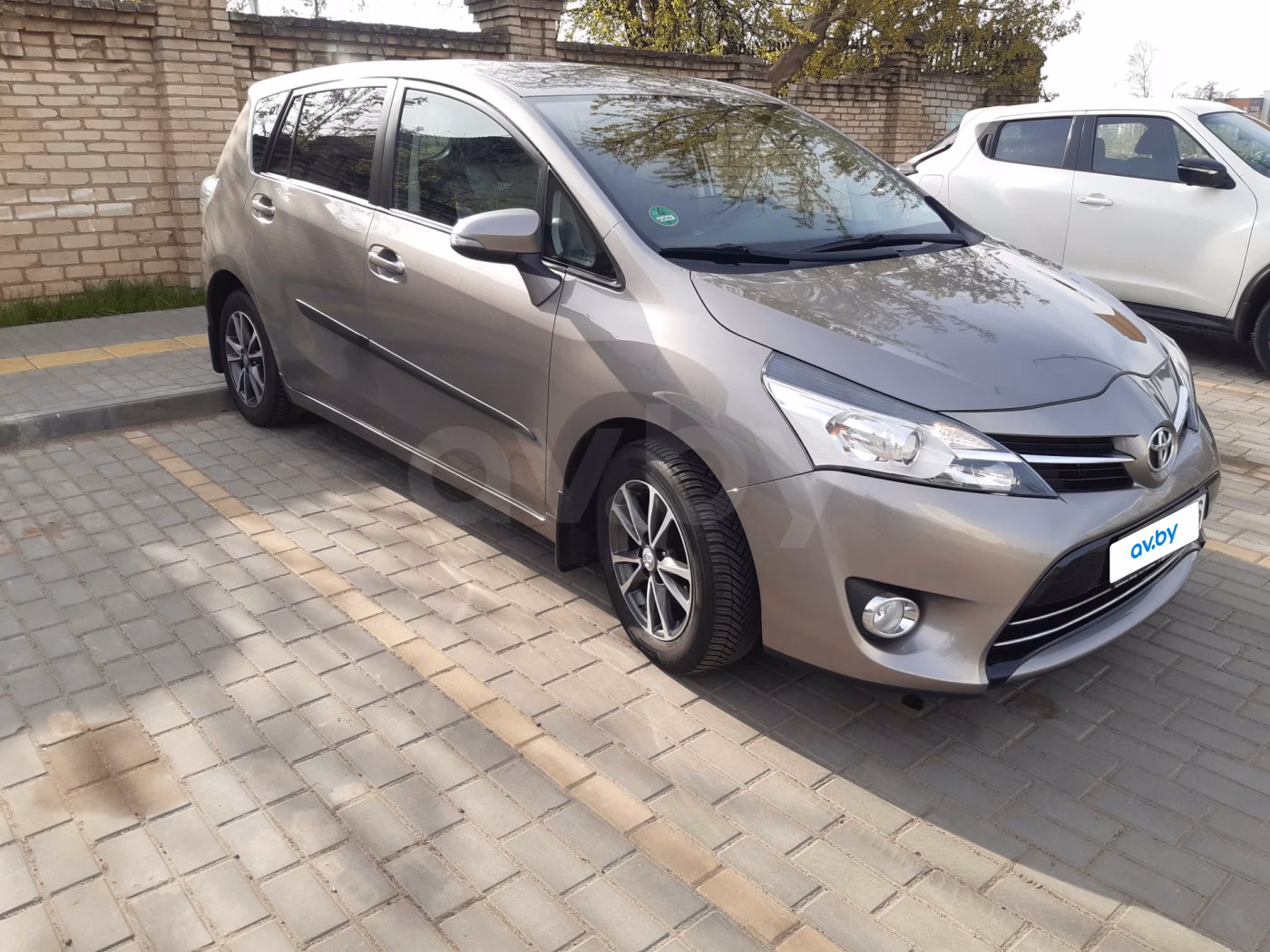 Toyota Verso фото 2