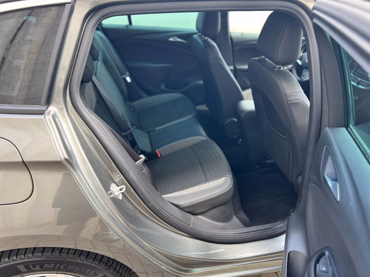 Opel Astra фото 13