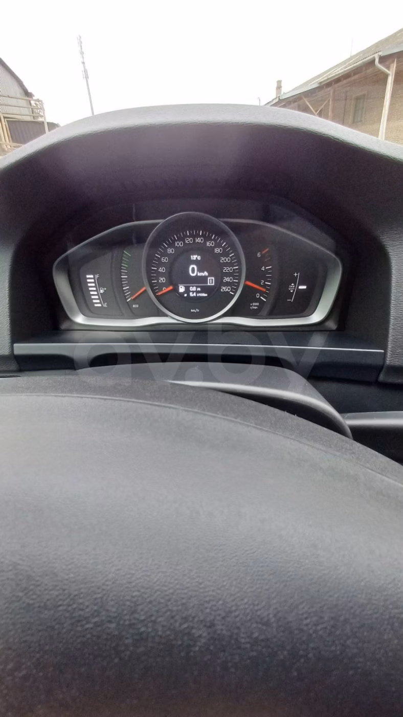 Volvo V60 фото 9