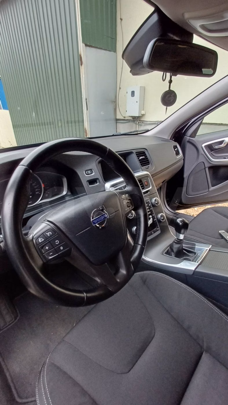 Volvo V60 фото 6