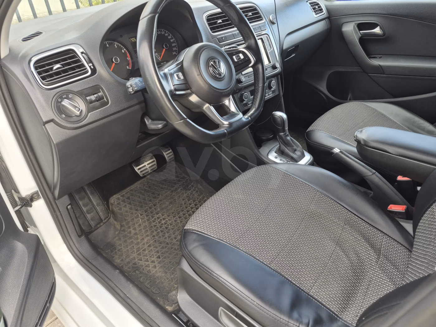 Volkswagen Polo Sedan фото 7