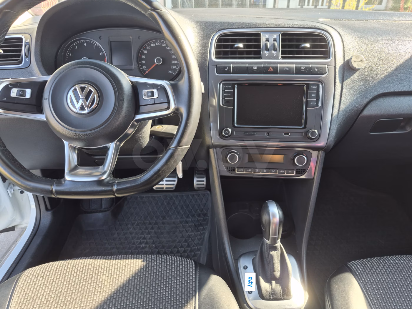 Volkswagen Polo Sedan фото 6